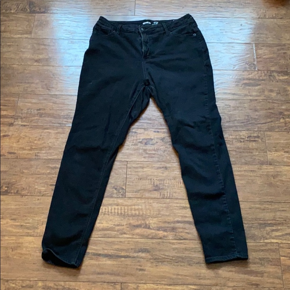 High Waisted Black Skinny Jeans